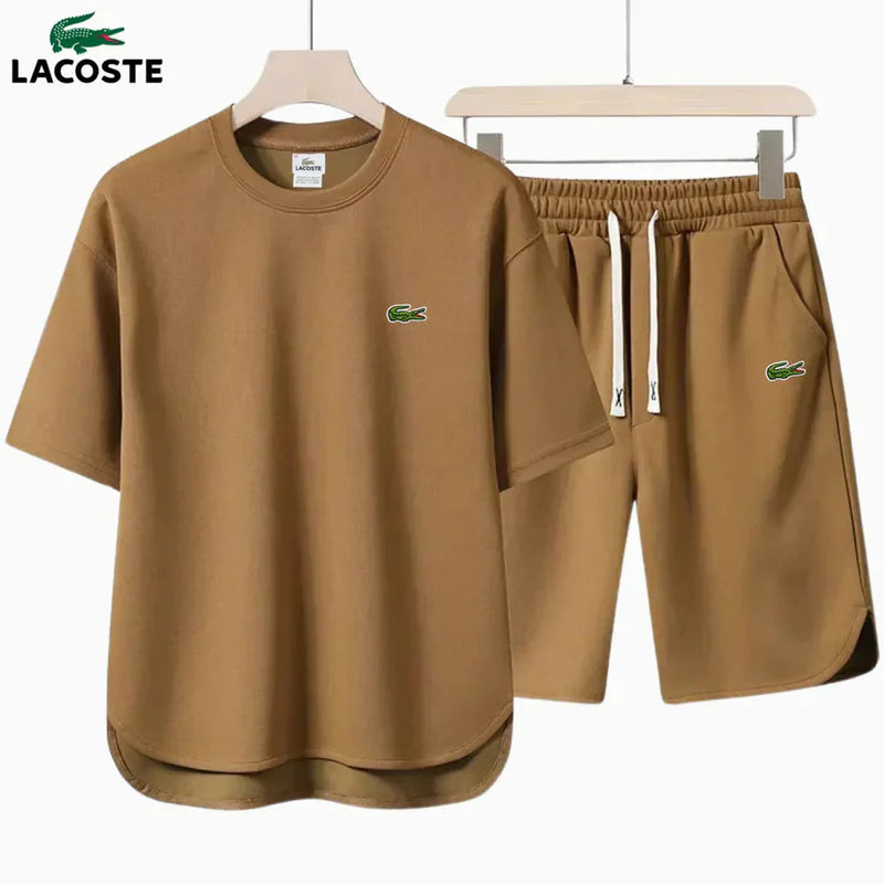 LACOSTE – Conjunto básico compuesto por camiseta y pantalones cortos
